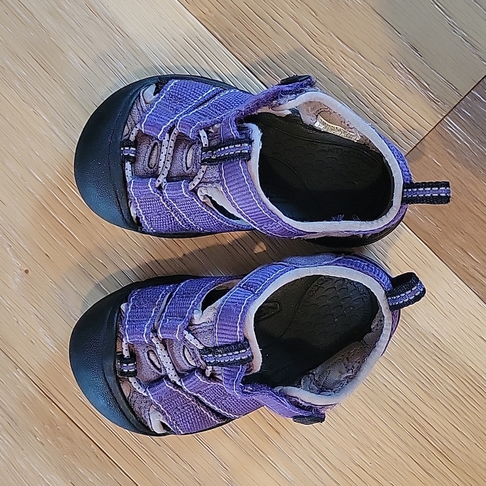 Keen toddler purple